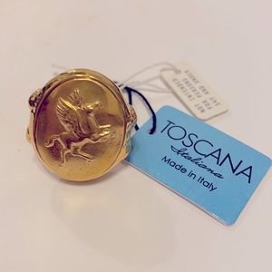 Toscana gold ring NWT